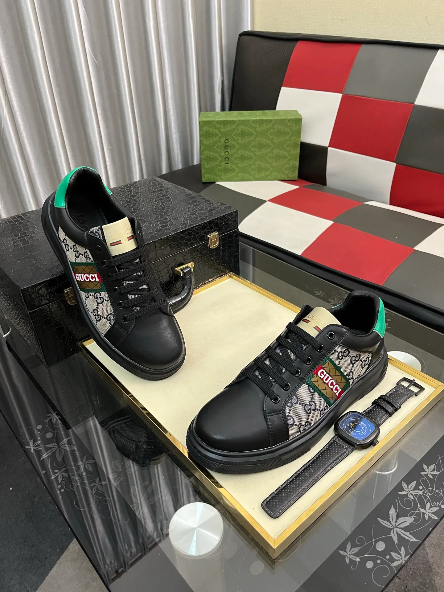 Men's shoes 💰420⌚️⌚️ [Gucci·Gucci] Original quality. ~ Unique modern style sneakers. 🏃A must-have casual shoe for trendy men😍😍 Original brand imported from Italy, imported original leather, sheep lining (refuses to discolor and grind feet) Sole: Original sole provided by the original factory, French lazy style design ⚠️Fit to the feet, original quality, super comfortable original sole. Code number: 38-442️⃣Colors available